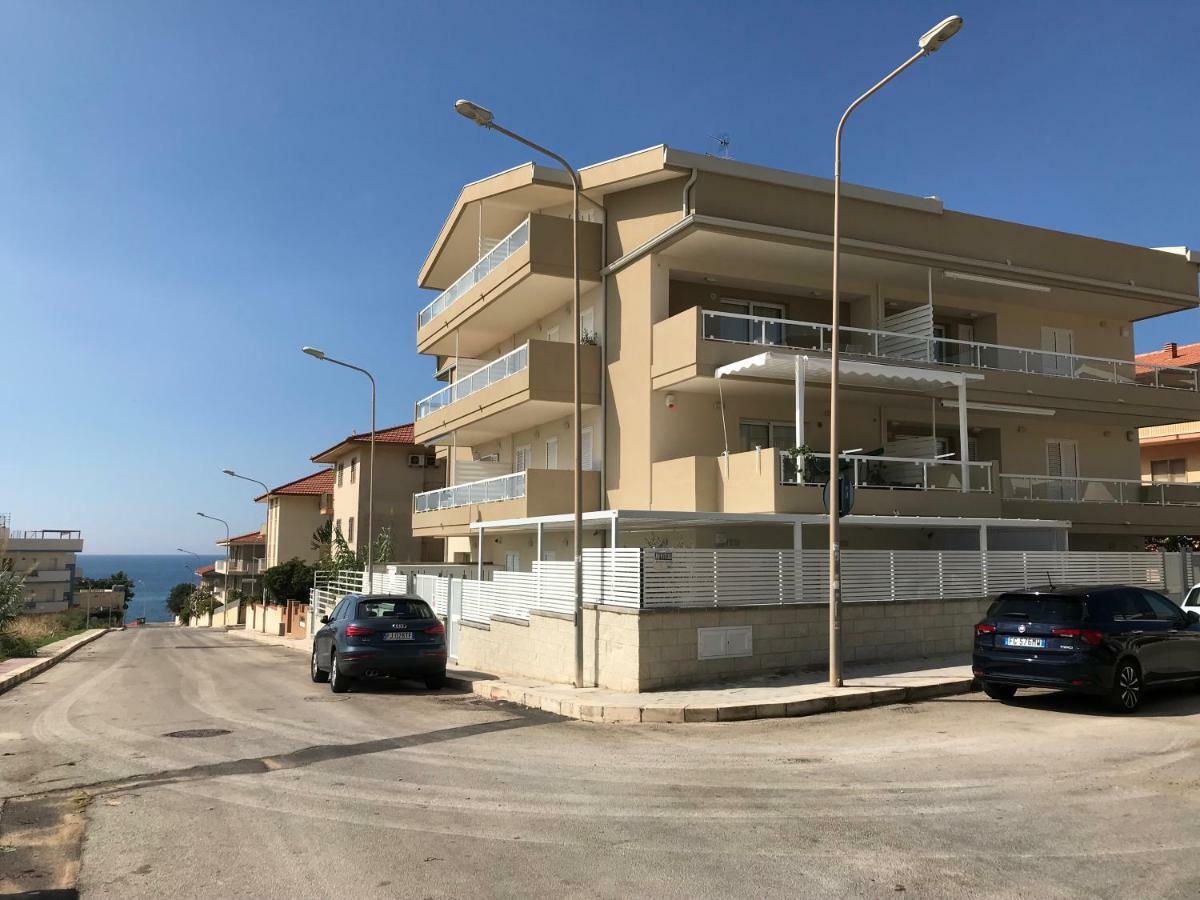 Vista Mare Apartment Con Parcheggio Privato Marina di Ragusa Eksteriør billede